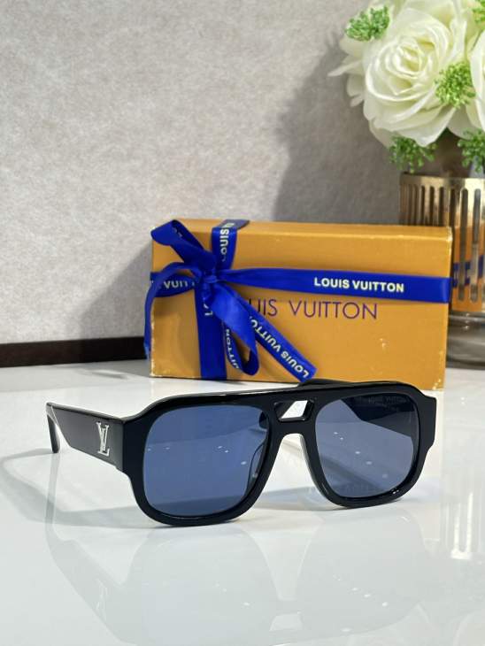 Picture of Louis Vuitton Sunglasses _SKUfw76300922fw